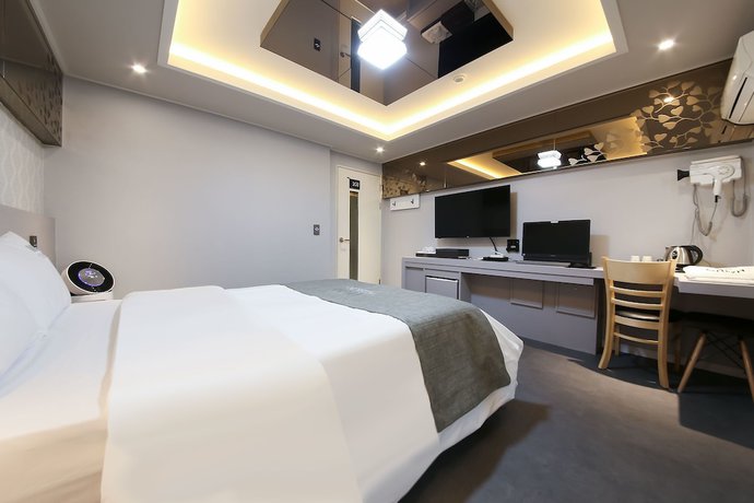 Imagen de la habitación del Hotel Business Duu. Foto 7