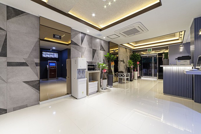 Imagen de los interiores del Hotel Business Duu. Foto 16