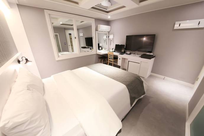 Imagen de la habitación del Hotel Business Duu. Foto 9
