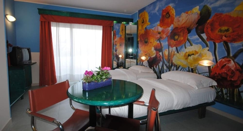 Imagen de la habitación del Hotel Business. Foto 12