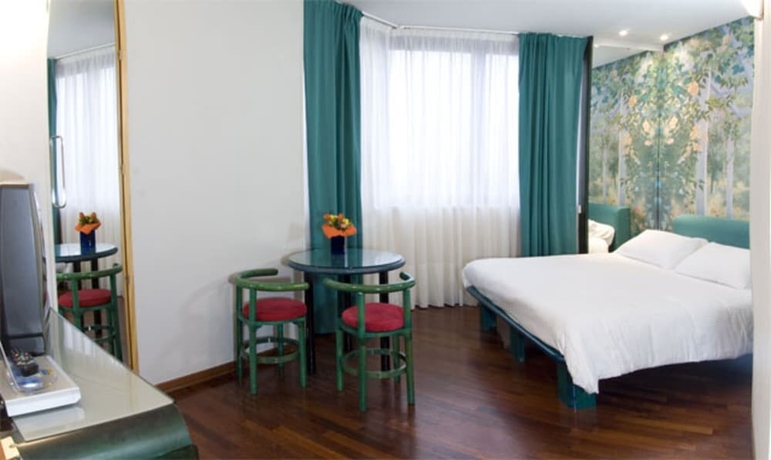 Imagen de la habitación del Hotel Business. Foto 14