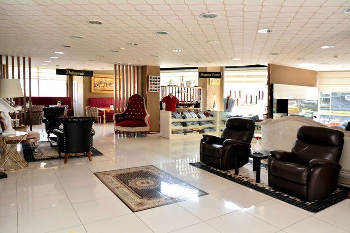 Imagen de los interiores del Hotel Business Grand. Foto 12