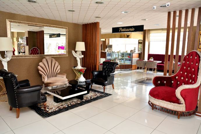 Imagen de los interiores del Hotel Business Grand. Foto 14