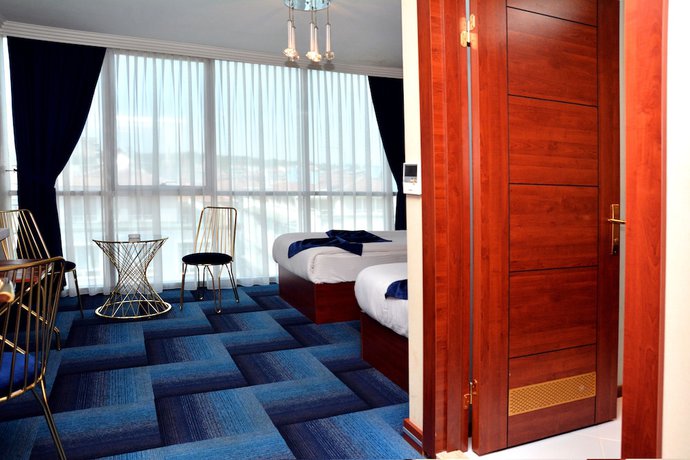 Imagen de la habitación del Hotel Business Grand. Foto 8