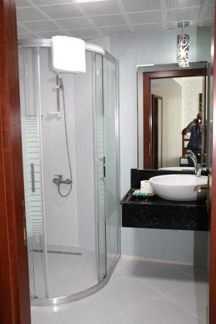 Imagen de la habitación del Hotel Business Grand Hotel. Foto 9