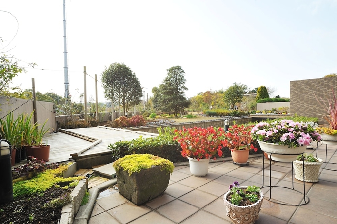 Imagen de los exteriores del Hotel Business Inn Umesaki. Foto 14