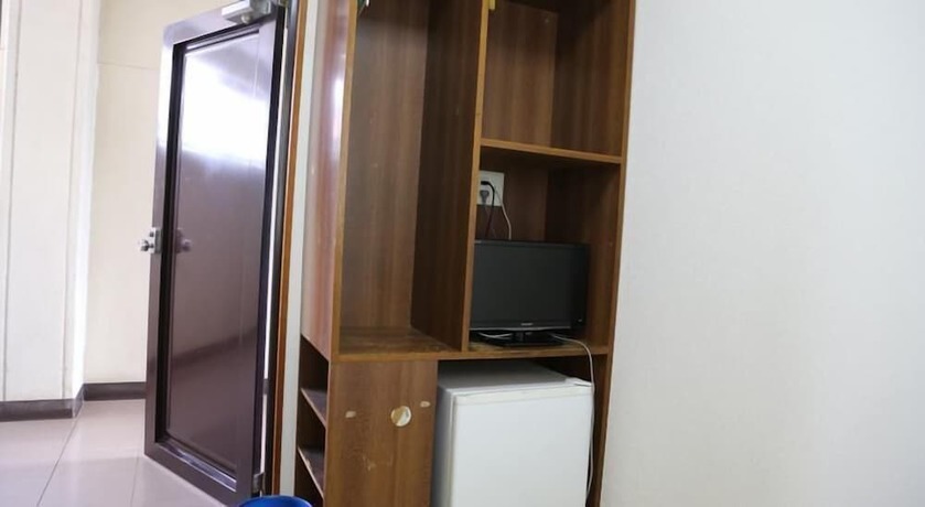 Imagen de la habitación del Hotel Business Kaga. Foto 2