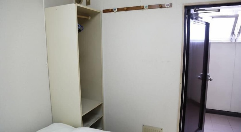 Imagen de la habitación del Hotel Business Kaga. Foto 3