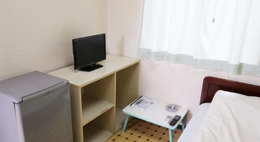 Imagen de la habitación del Hotel Business Kaga. Foto 18