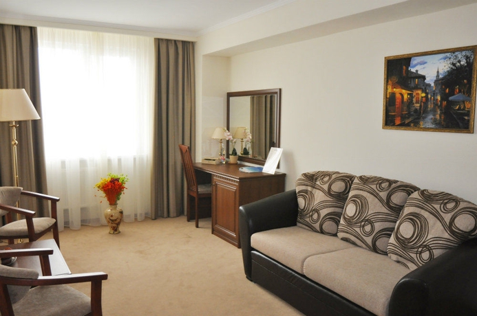 Imagen de los interiores del Hotel Business Kontinent. Foto 14