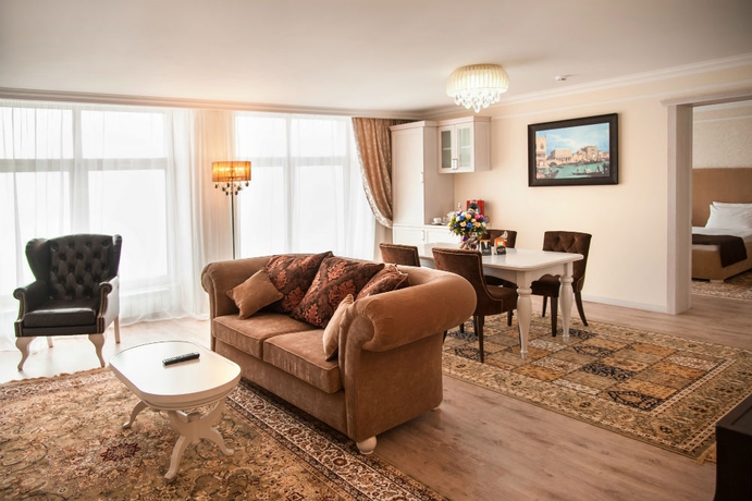 Imagen de los interiores del Hotel Business Kontinent. Foto 15