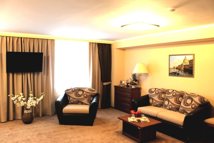 Imagen de los interiores del Hotel Business Kontinent. Foto 16