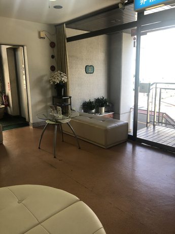 Imagen de los interiores del Hotel Business Nakayama. Foto 19