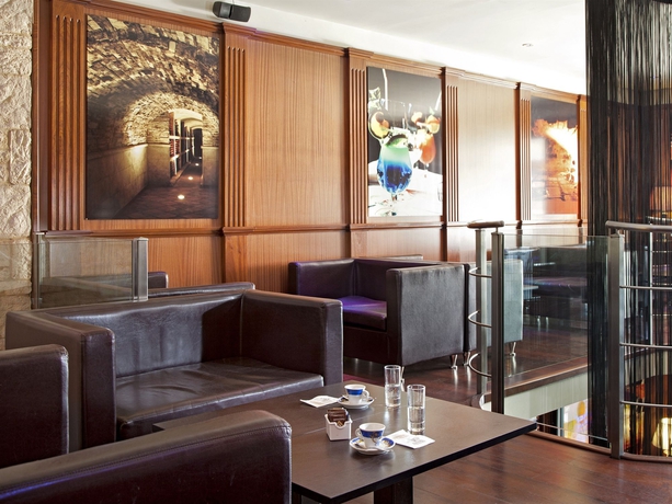 Imagen del bar/restaurante del Hotel Business, POMPEYA. Foto 2