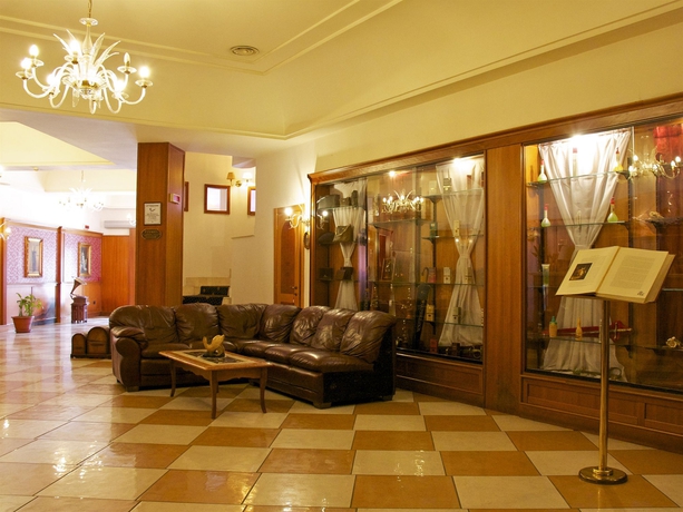 Imagen de los interiores del Hotel Business, POMPEYA. Foto 12