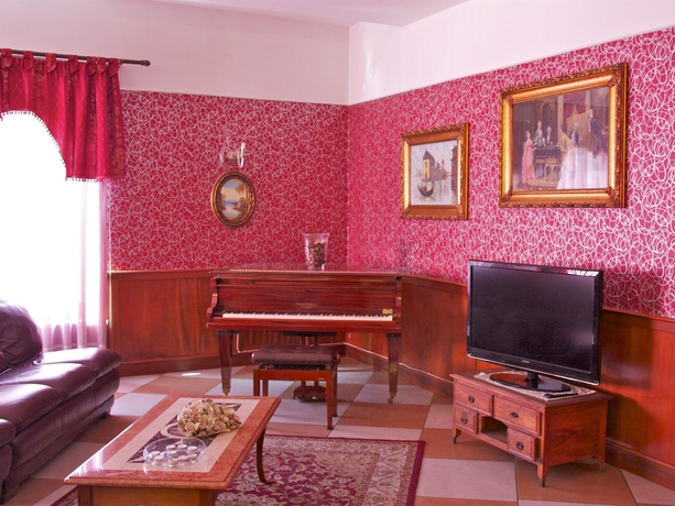 Imagen de los interiores del Hotel Business, POMPEYA. Foto 13