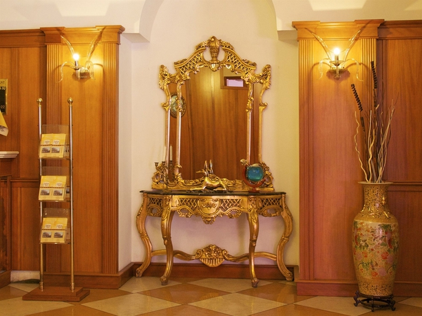 Imagen de los interiores del Hotel Business, POMPEYA. Foto 14