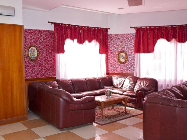 Imagen de los interiores del Hotel Business, POMPEYA. Foto 16