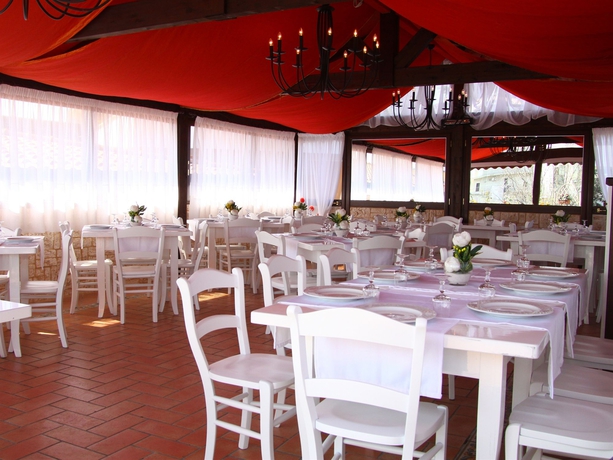 Imagen del bar/restaurante del Hotel Business, POMPEYA. Foto 6