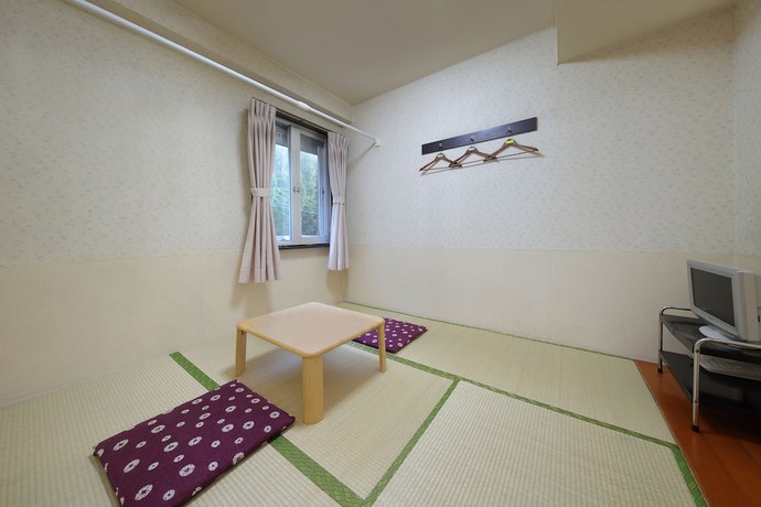 Imagen de la habitación del Hotel Business Ryokan Otamaya. Foto 18