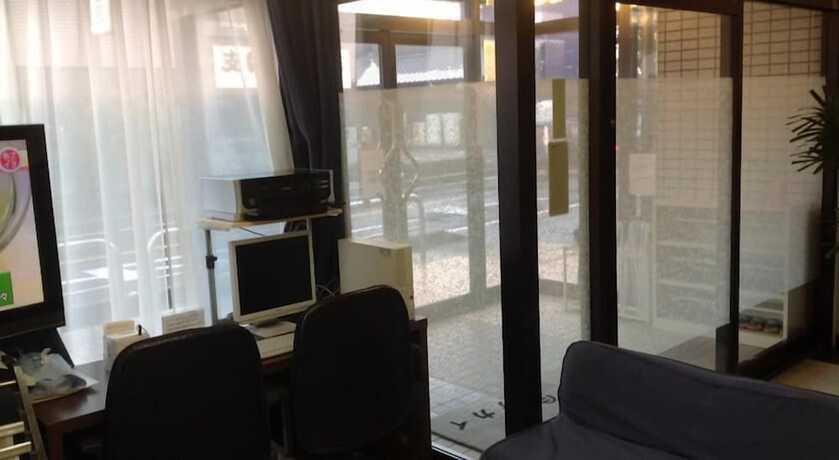 Imagen de los interiores del Hotel Business Sakai. Foto 19