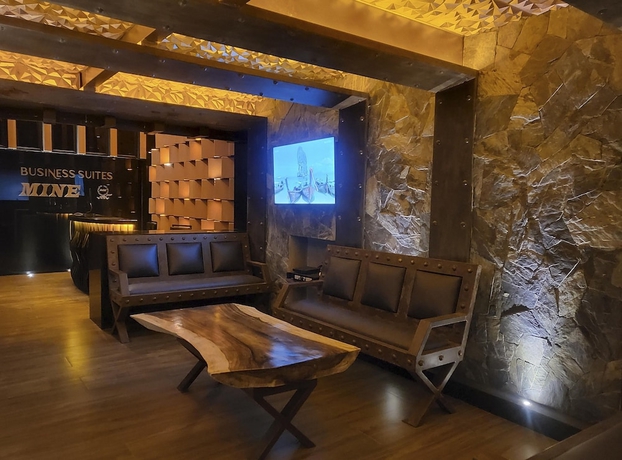 Imagen de los interiores del Hotel Business Suites Mine. Foto 18