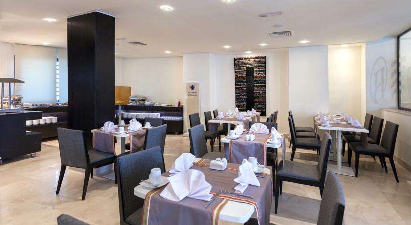 Imagen del bar/restaurante del Hotel Business Tunis. Foto 3