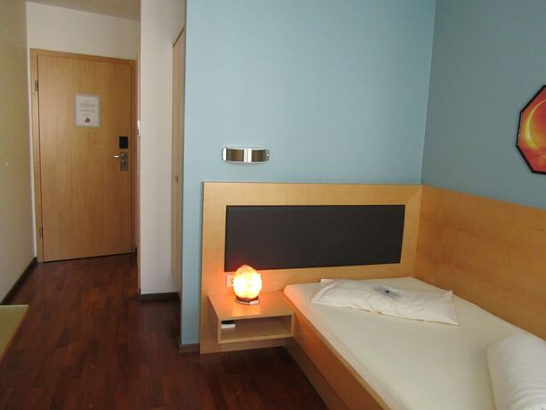 Imagen de la habitación del Hotel Business Valerian. Foto 11