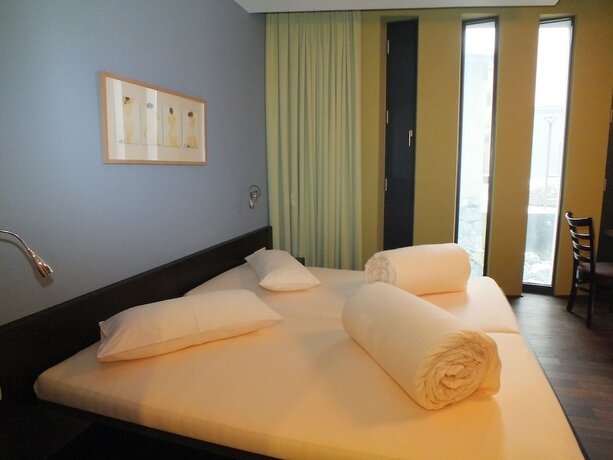 Imagen de la habitación del Hotel Business Valerian. Foto 14