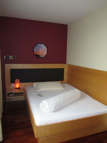 Imagen de la habitación del Hotel Business Valerian. Foto 15