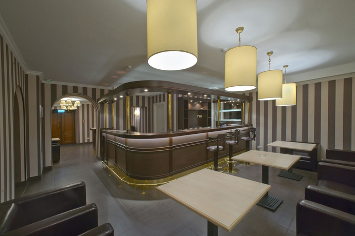 Imagen del bar/restaurante del Hotel Business Vremena Goda. Foto 3