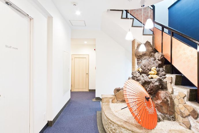 Imagen de los interiores del Hotel Business Yamashiro. Foto 15