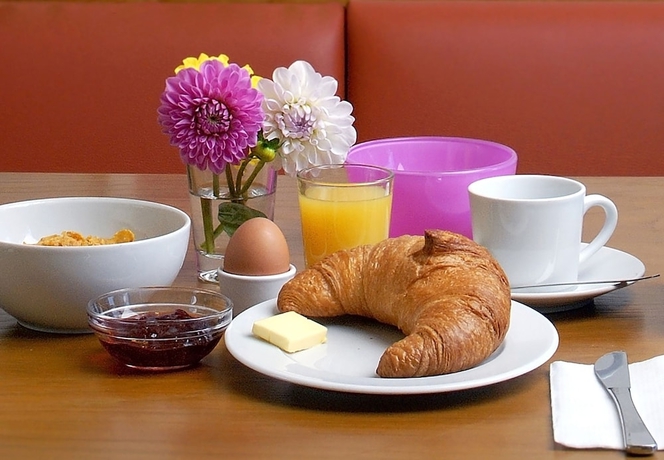 Imagen del bar/restaurante del Hotel Business and Budget Hotel Tessin. Foto 8