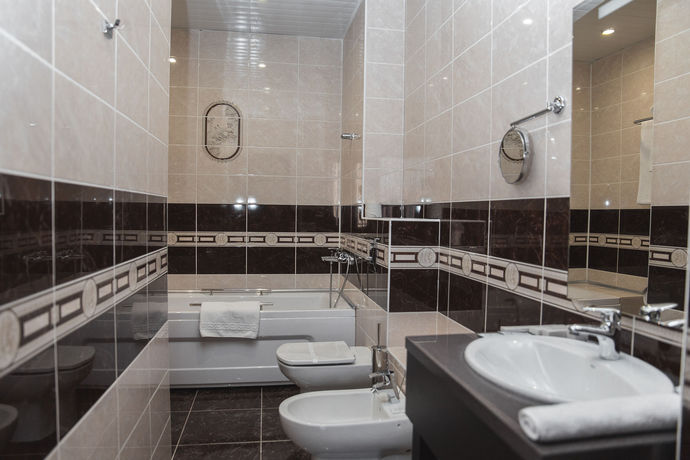 Imagen de los interiores del Hotel Business-hotel Asia. Foto 14