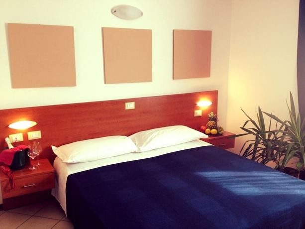 Imagen de la habitación del Hotel Bussana. Foto 6