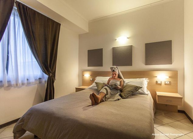 Imagen de la habitación del Hotel Bussana. Foto 7