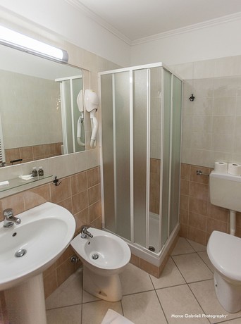 Imagen de la habitación del Hotel Bussana. Foto 14