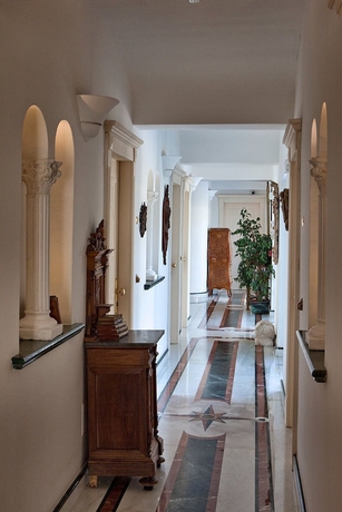 Imagen de los interiores del Hotel Bussola. Foto 16