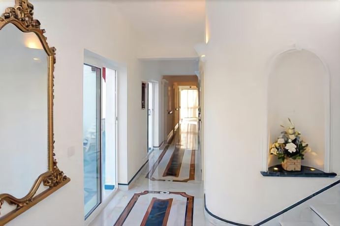 Imagen de los interiores del Hotel Bussola. Foto 17