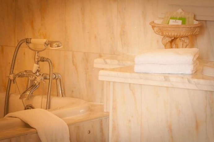 Imagen de la habitación del Hotel Butler Arms. Foto 13