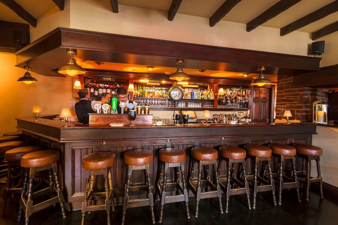 Imagen del bar/restaurante del Hotel Butler Arms. Foto 7