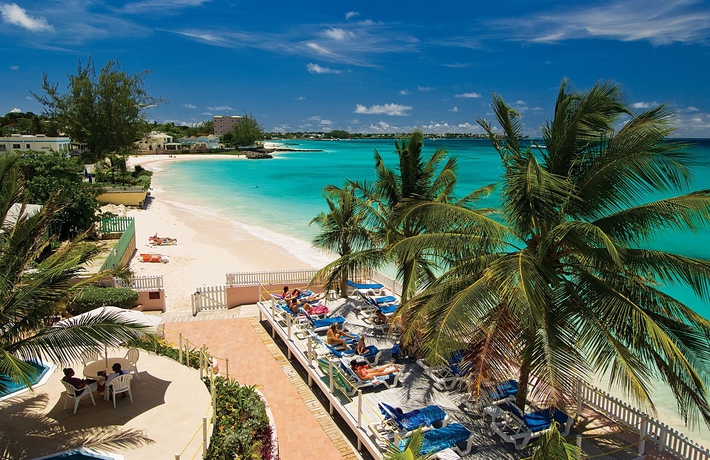 Imagen de los exteriores del Hotel Butterfly Beach. Foto 13