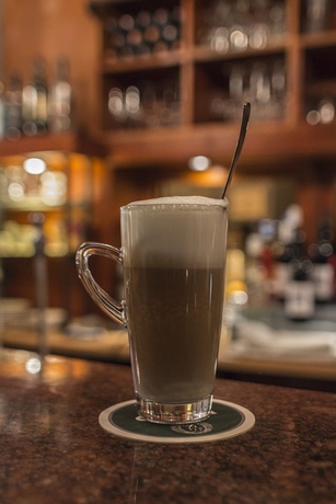 Imagen del bar/restaurante del Hotel Butterfly Home Danube. Foto 4