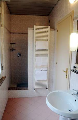 Imagen de la habitación del Hotel Button. Foto 4