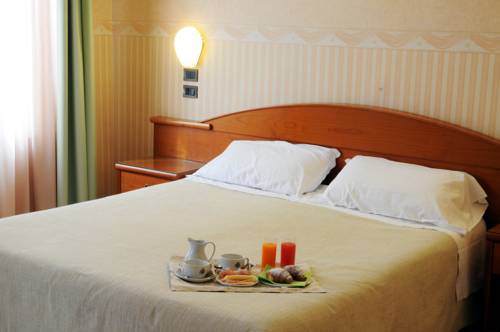 Imagen de la habitación del Hotel Button. Foto 5