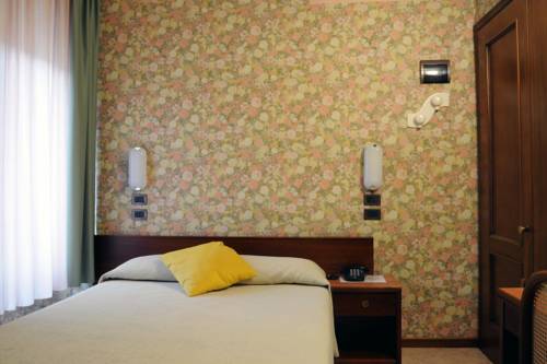 Imagen de la habitación del Hotel Button. Foto 6