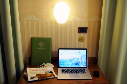 Imagen de la habitación del Hotel Button. Foto 8