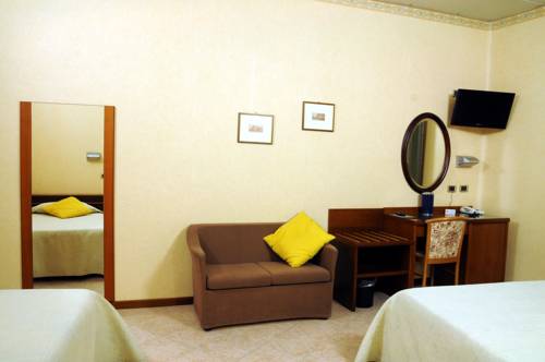 Imagen de la habitación del Hotel Button. Foto 9