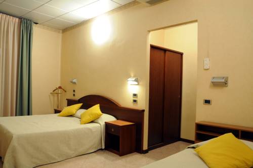 Imagen de la habitación del Hotel Button. Foto 10