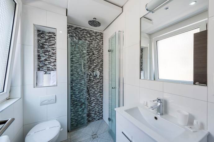 Imagen de la habitación del Hotel B&uuml;rgerhofhotel K&ouml;ln. Foto 13